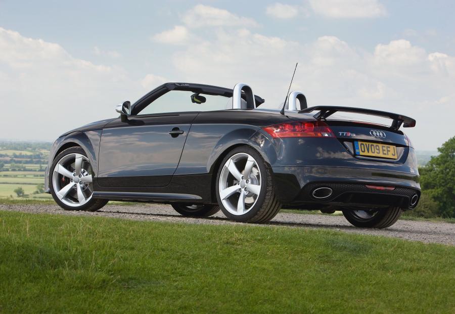  Audi TT RS Roadster (8J) 2009 года  (UK) (фото 7 из 23)